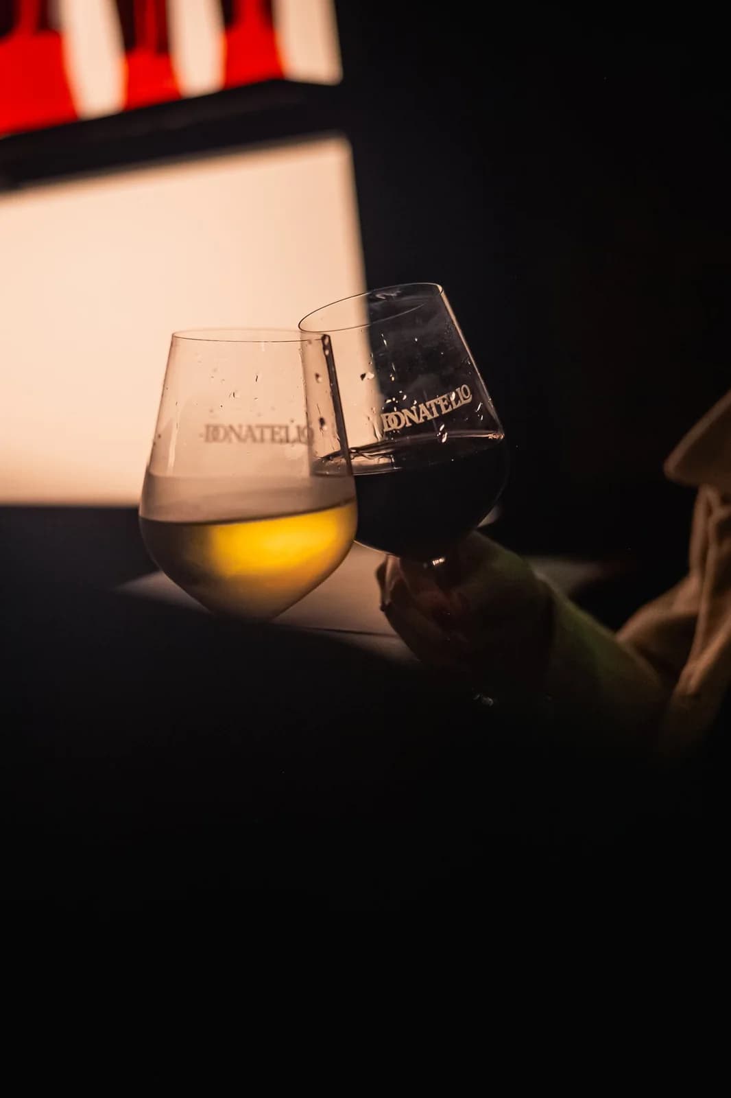 Taça de vinho servida no Donatello