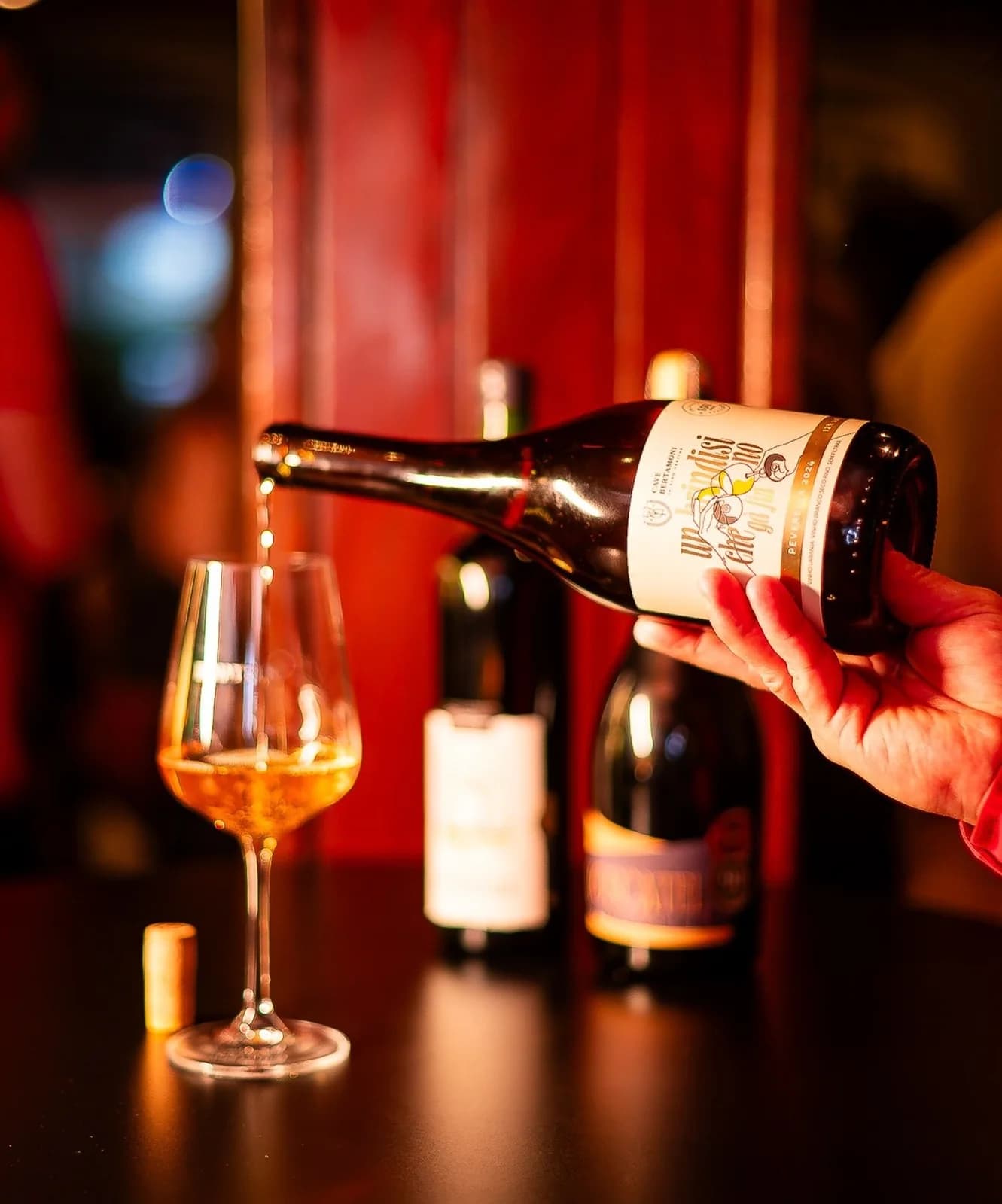 Serviço de vinho na taça